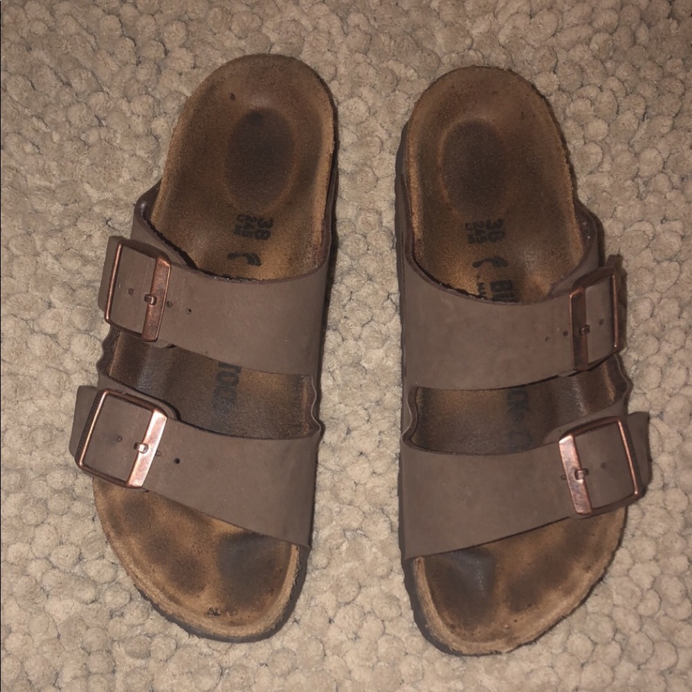 SOLD***super trendy Birkenstock sandals!!